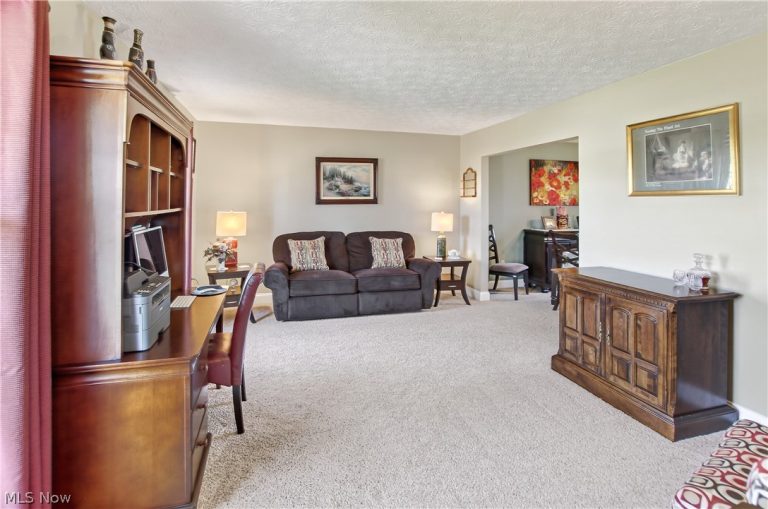 127 Cumberland Court, Elyria, OH - Photo 6