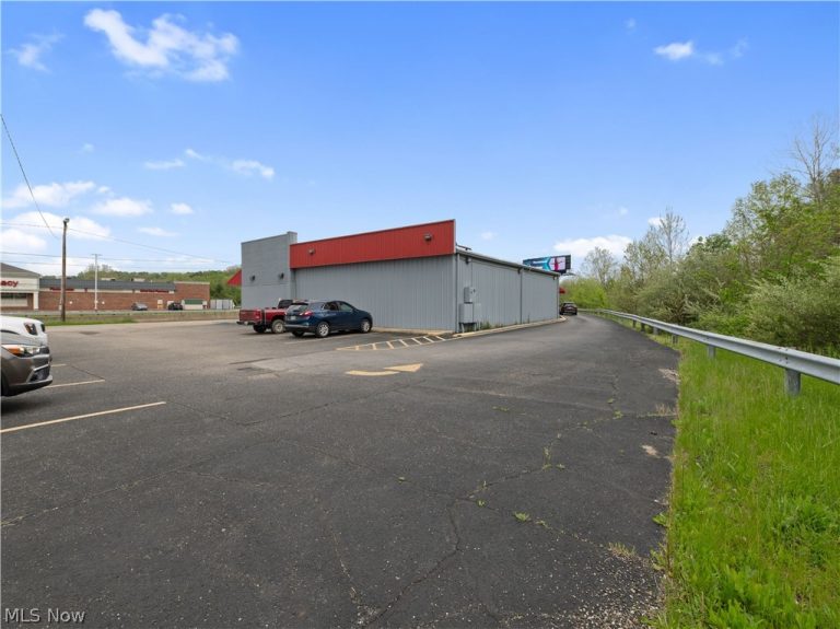 2991 State Rt 160, Gallipolis, OH - Photo 3