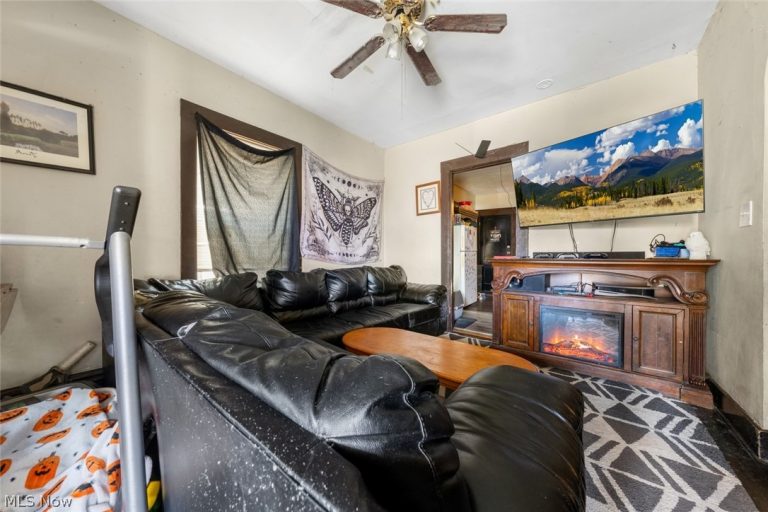 4302 Bridgeview Avenue, Newburgh Heights, OH - Photo 4