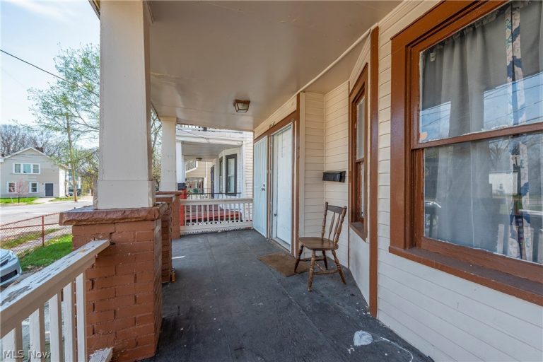 8206 Crumb Avenue, Cleveland, OH - Photo 8