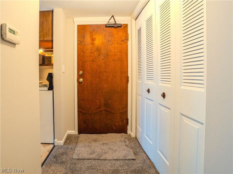 6260 Greenwood Pkwy Parkway #101, Sagamore Hills, OH - Photo 3