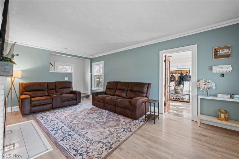 2195 Arthur Avenue, Lakewood, OH - Photo 8