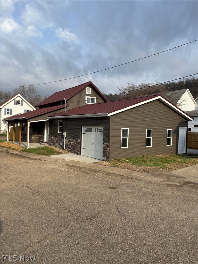 241 Mckinley Avenue, Newcomerstown, OH - Photo 2