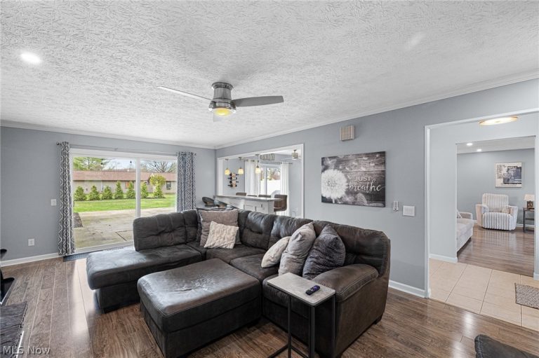 10810 Gate Post Road, Strongsville, OH - Photo 8