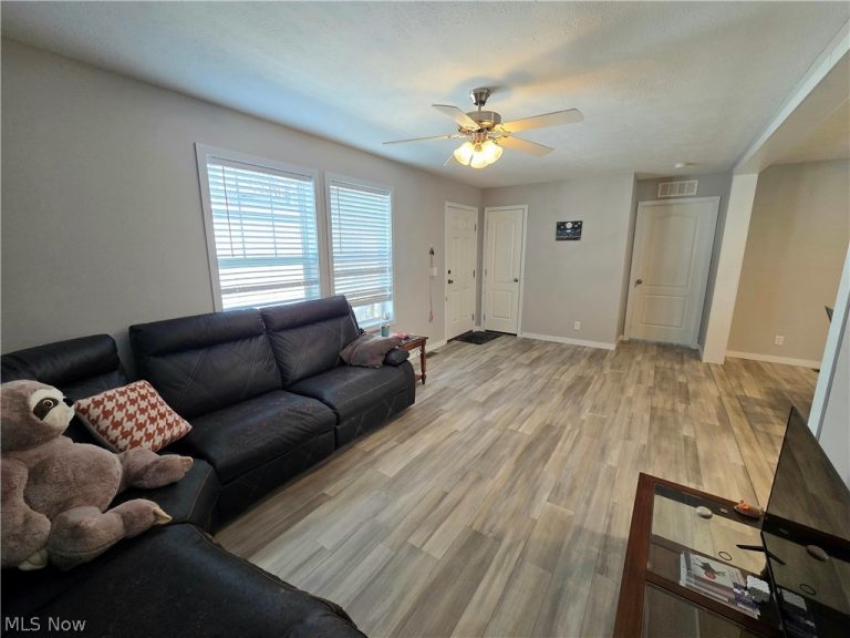 444 Westwoods, Amherst, OH - Photo 3