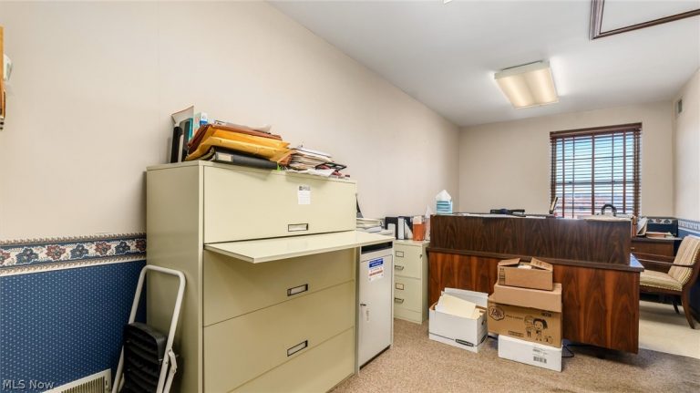 320 Main Street #3rd Floor, Zanesville, OH - Photo 6