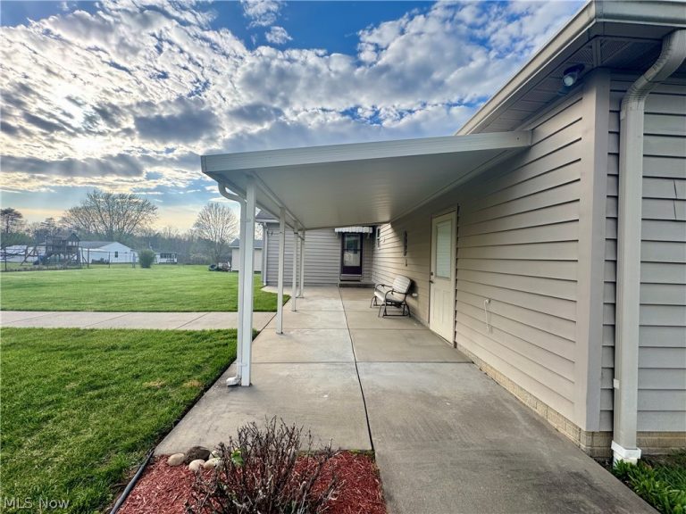 135 Meadow Lane, Parkersburg, WV - Photo 3