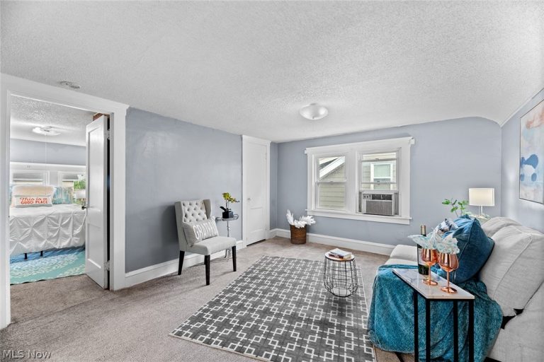 6206 Bradley Avenue, Parma, OH - Photo 4