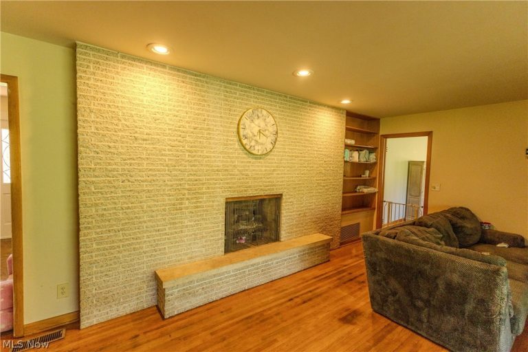 100 Crestwood Circle, Marietta, OH - Photo 8