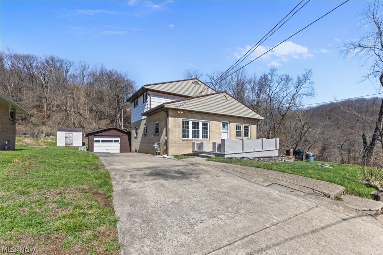 353 Weirton Avenue, Weirton, WV - Photo 2