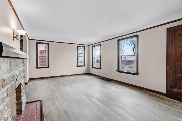 18303 Canterbury Road, Cleveland, OH - Photo 8