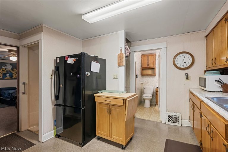 9687 South Avenue, Poland, OH - Photo 8
