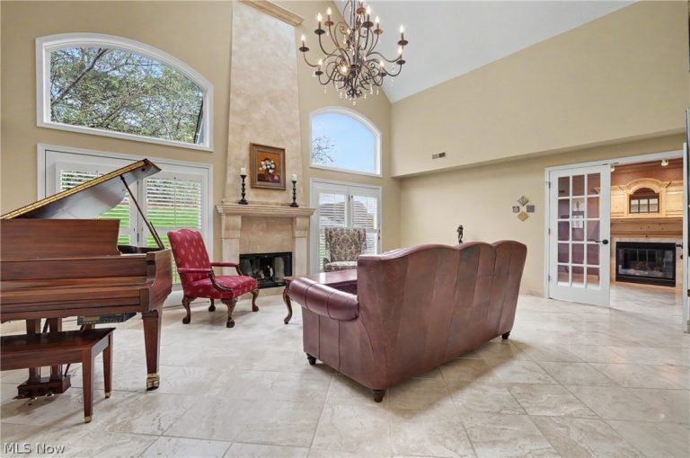 3561 Sparrow Pond Lane, Akron, OH - Photo 4