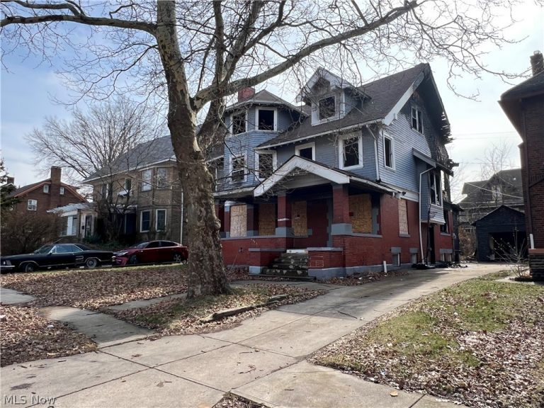 1822 Farmington Road, Cleveland, OH - Photo 2