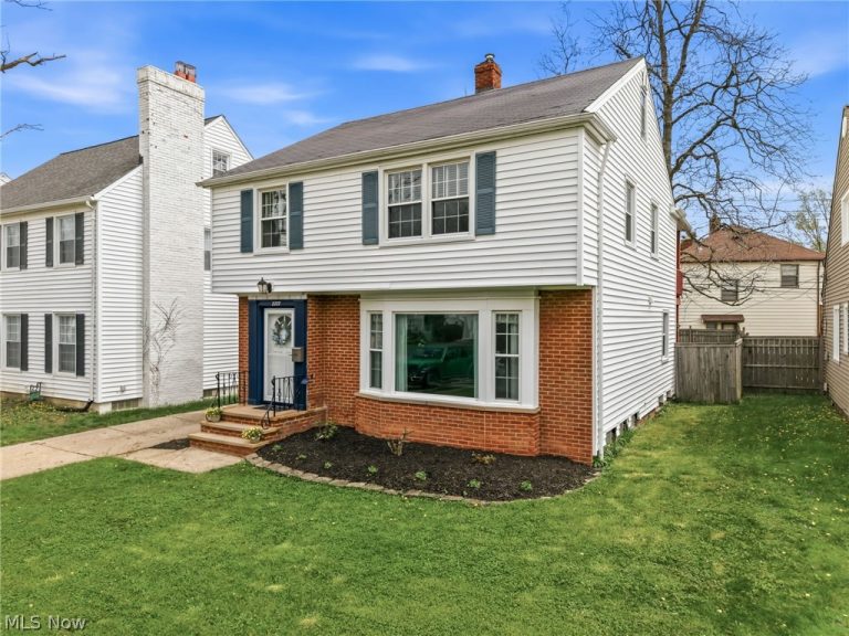 2227 Fenwick Road, University Heights, OH - Photo 2