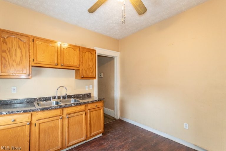 10401 Olivet Avenue, Cleveland, OH - Photo 6