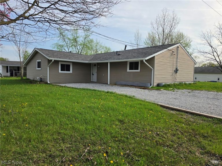 10306 Winthrop Road, Streetsboro, OH - Photo 3