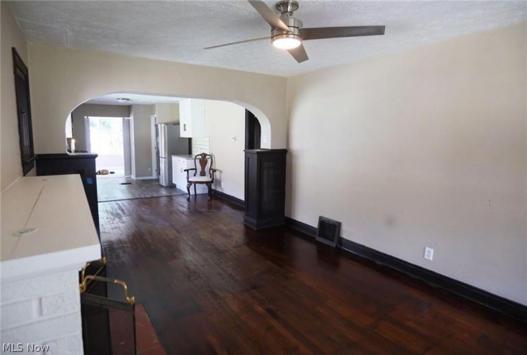 138 Clifton Drive, Boardman, OH - Photo 2