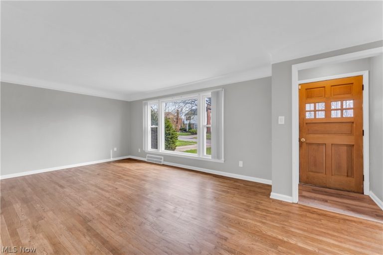 16705 Glendale Avenue, Cleveland, OH - Photo 3