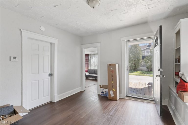 13701 Benwood Avenue, Cleveland, OH - Photo 4