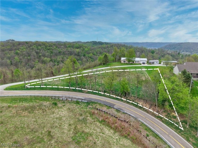 Country Boulevard, Clarington, OH, 43915