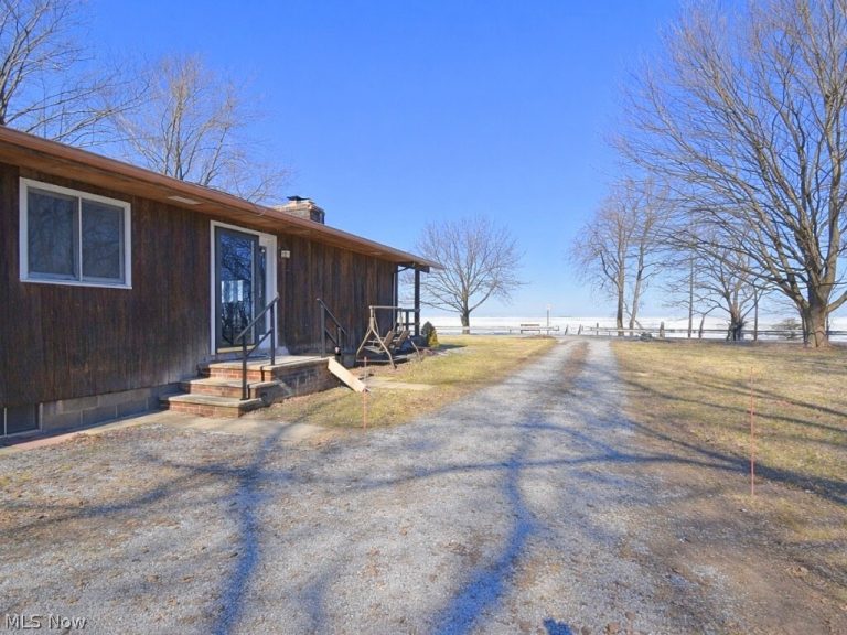 9090 Headlands Road, Mentor, OH - Photo 8