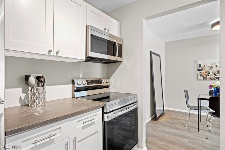 10532 Clifton Boulevard #107, Cleveland, OH - Photo 8