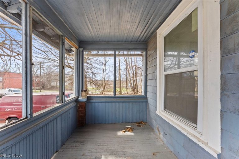 185 Stanton Avenue, Akron, OH - Photo 3