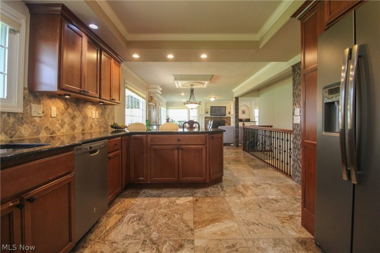 324 Neff Drive, Canfield, OH - Photo 8