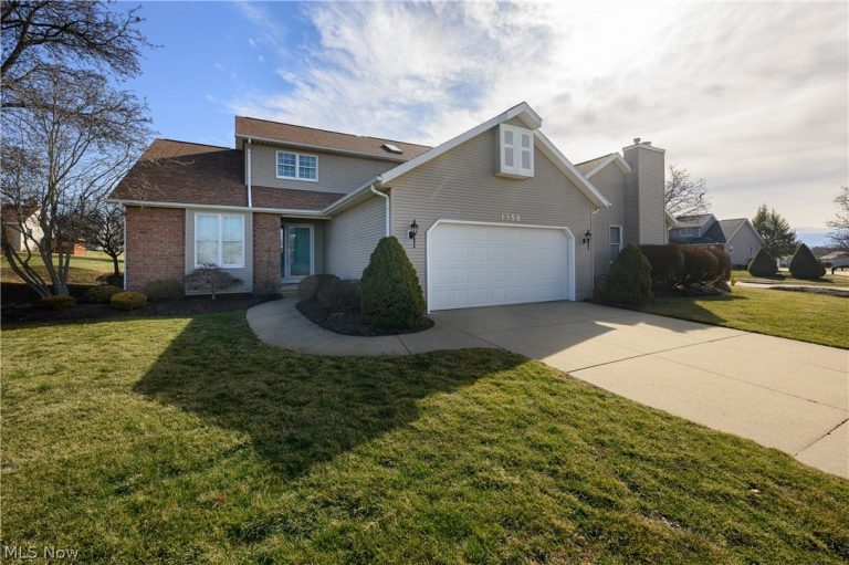 1358 Azalea Boulevard, Barberton, OH - Photo 2