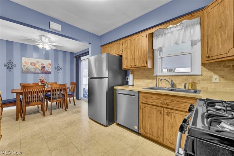 6188 Barbara Lane, Brook Park, OH - Photo 6