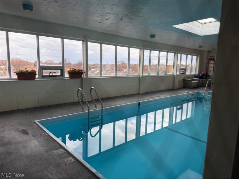 12029 Clifton Boulevard #301, Lakewood, OH - Photo 2