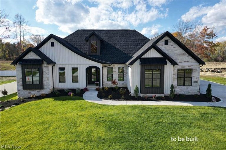 6579 Hathaway Road, Valley View, OH, 44125