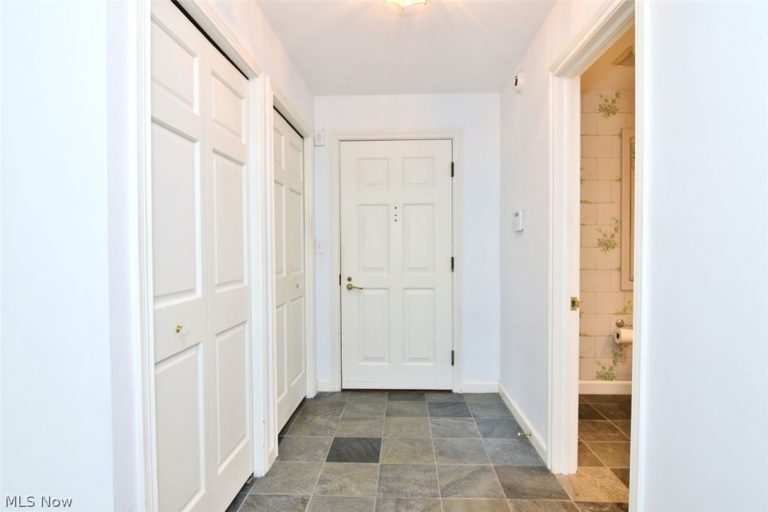 5200 Three Village Drive #LLC, Lyndhurst, OH - Photo 5