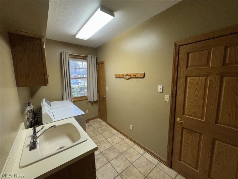 733 Austin Drive, Barberton, OH - Photo 8