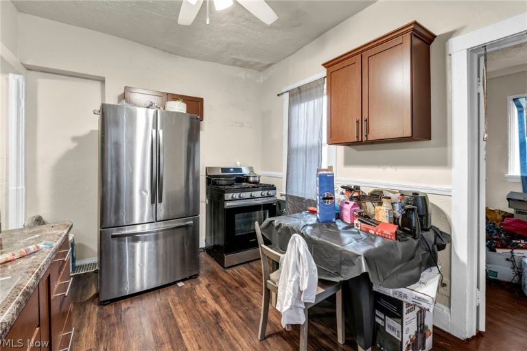 10116 North Boulevard, Cleveland, OH - Photo 8