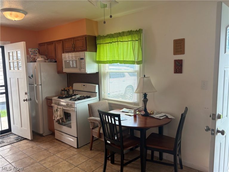 12722 Emery Avenue, Cleveland, OH - Photo 2