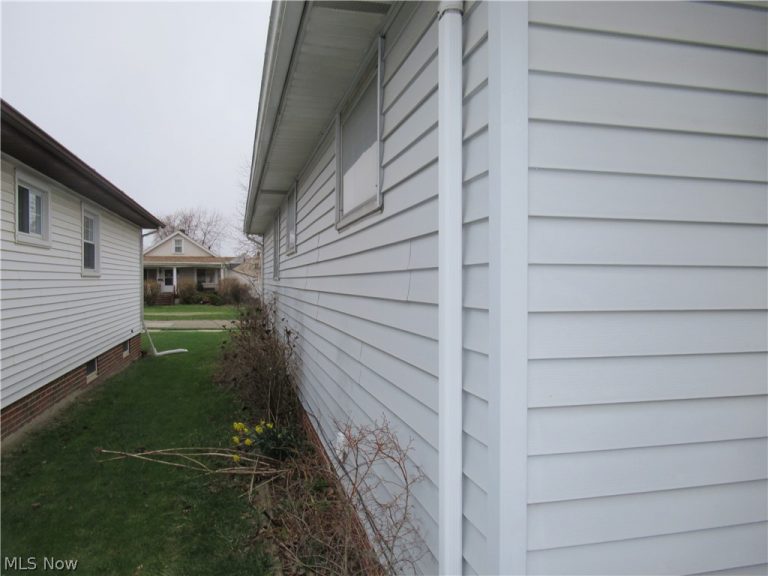 330 Paul Street, Bedford, OH - Photo 5