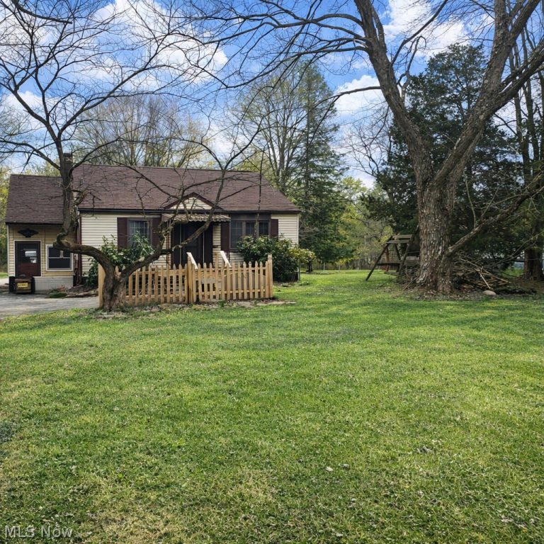 744 Carson Salt Springs Road, Mineral Ridge, OH, 44440