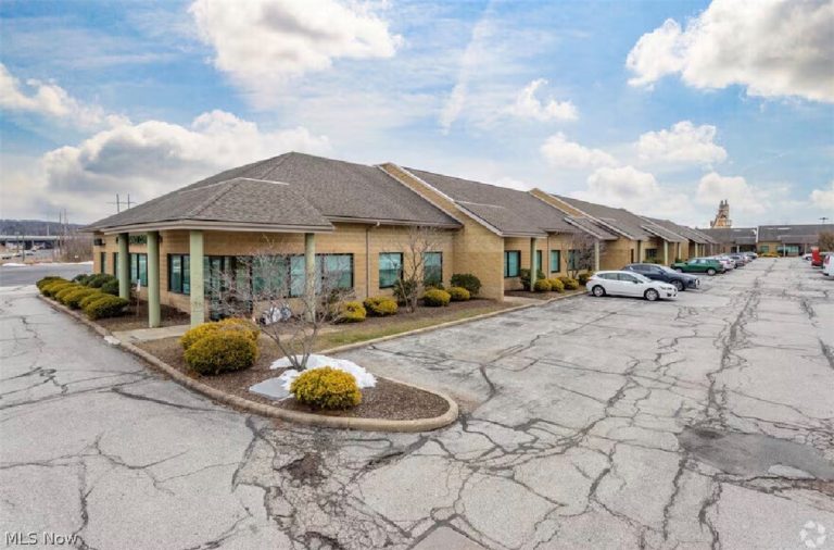 10143 Royalton Road #G, North Royalton, OH - Photo 2