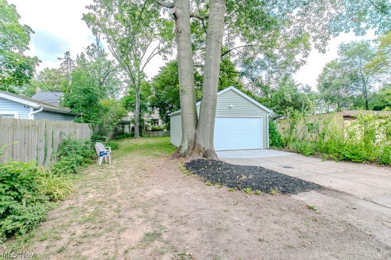 3821 Montevista Road, Cleveland Heights, OH - Photo 5