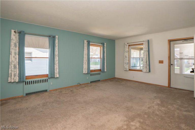 5372 Porter Road, North Olmsted, OH - Photo 3