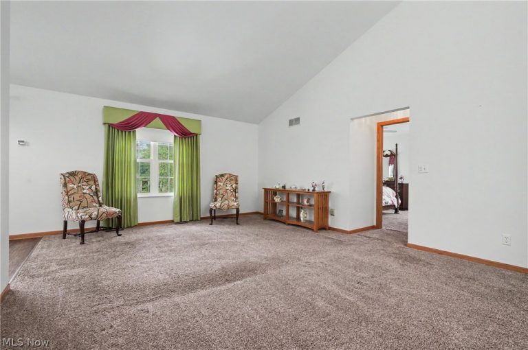 445 Reserve Drive, Cuyahoga Falls, OH - Photo 4