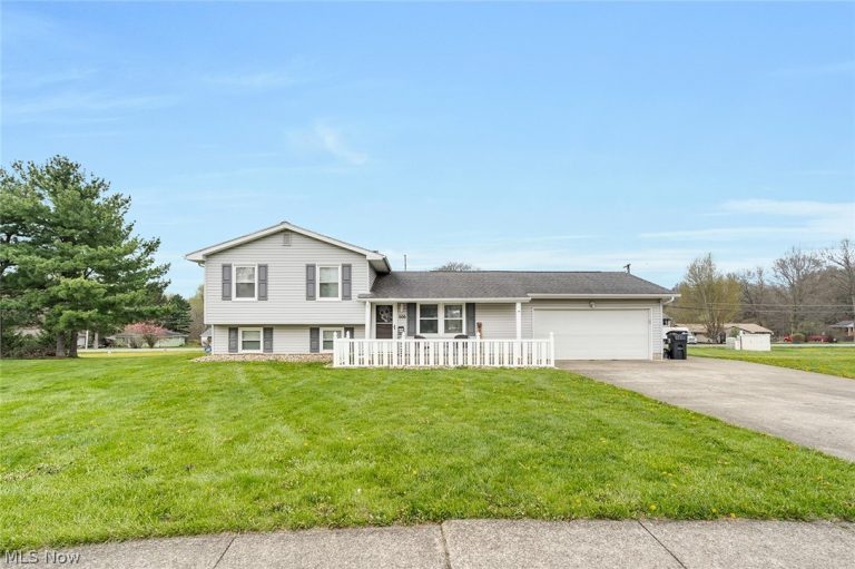 506 Garden Valley Court, Youngstown, OH - Photo 2