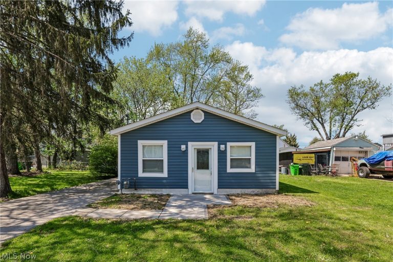 1424 5th Street, Lakemore, OH - Photo 2