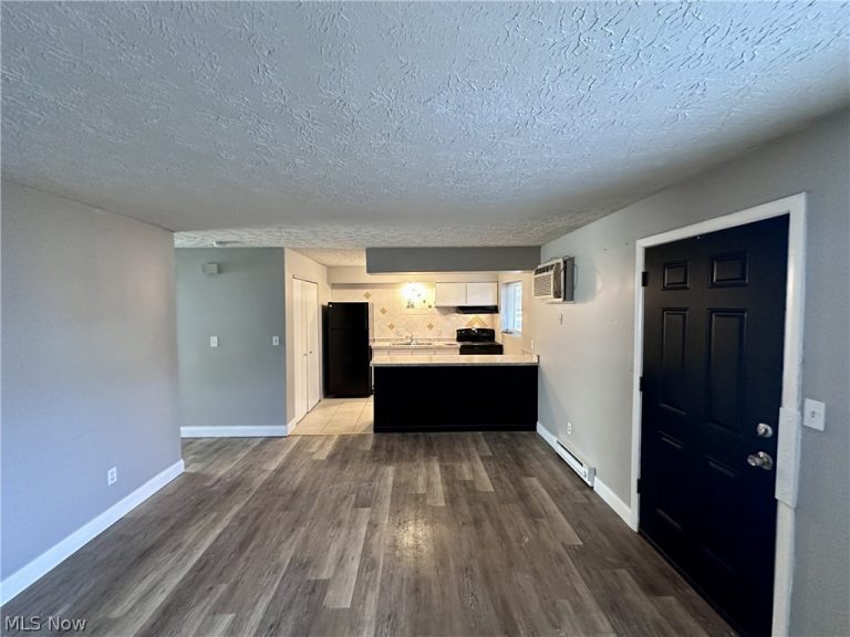 480 Massillon Road, Akron, OH - Photo 2