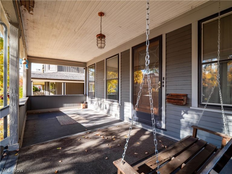 6110 Clinton Avenue, Cleveland, OH - Photo 3