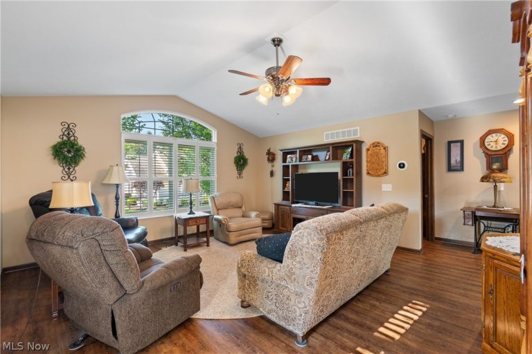 257 Woodbury Circle, Dalton, OH - Photo 5