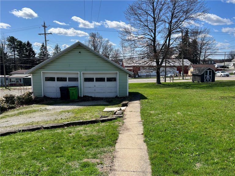 984 Main Street, Sugarcreek, OH - Photo 3