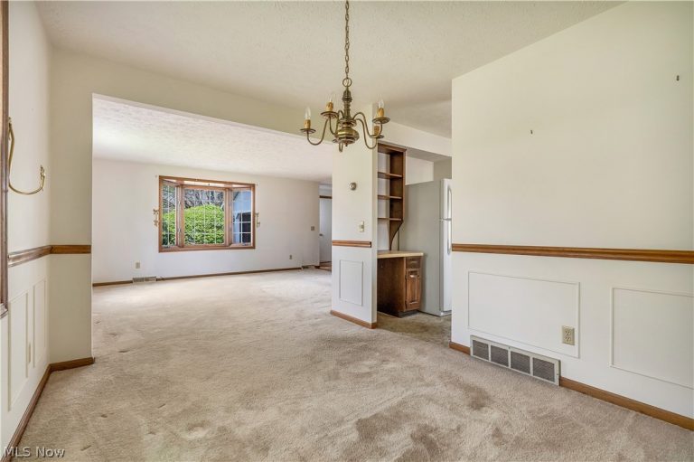 8054 Fox Run Avenue, North Canton, OH - Photo 5